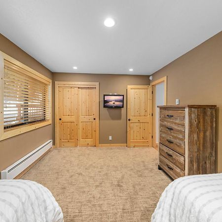 Rocky Point # 14 Palisades Townhome - Ski Shuttle W Tennis! Olympic Valley  Exterior photo